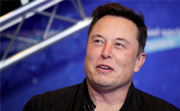 盘前跌近7%！特斯拉汽车业务承压，马斯克寄望AI能起效吗