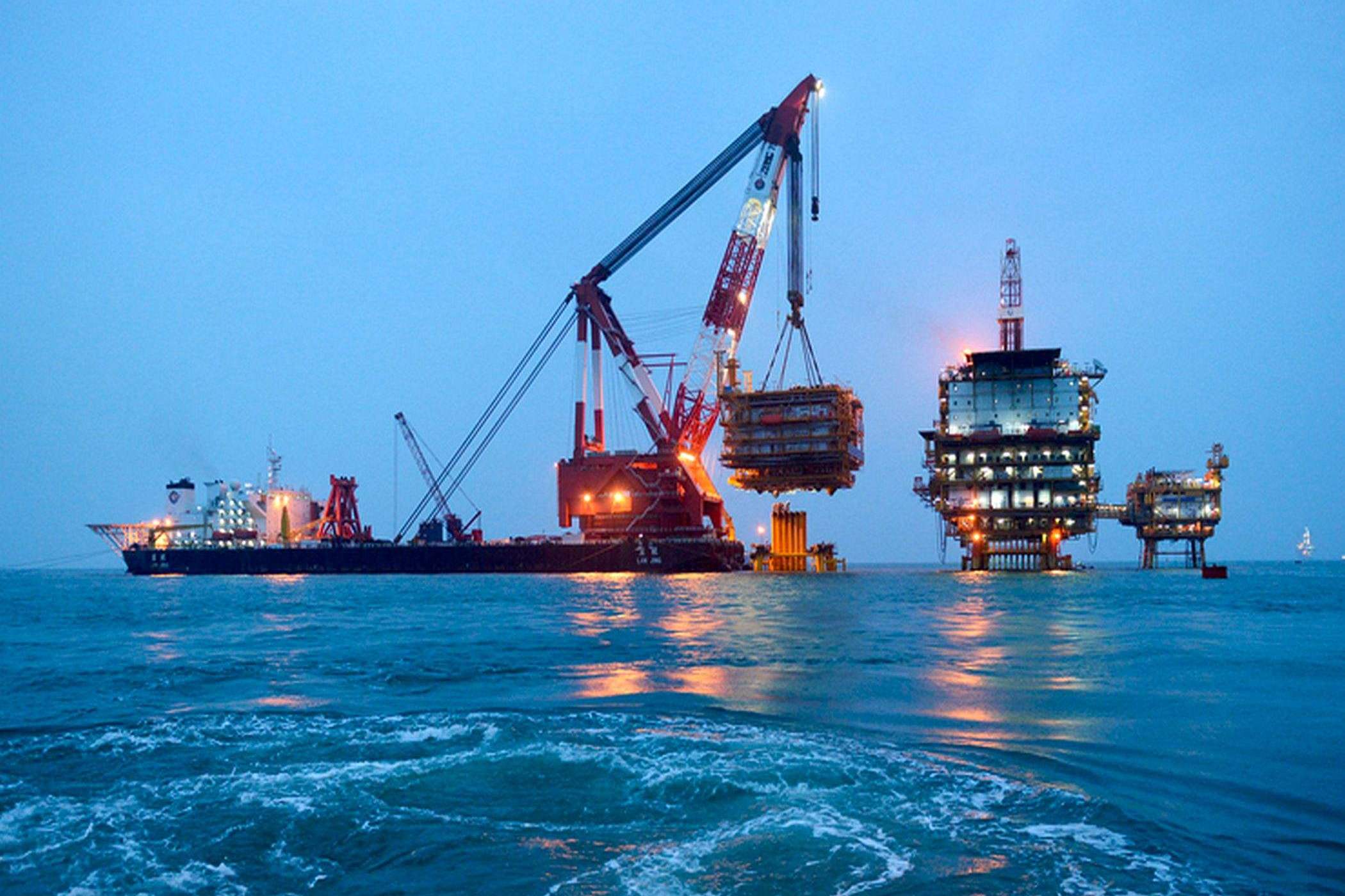 OPEC+产油国相继增产 原油价格或将承压下行