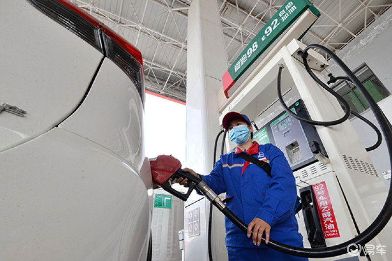 12月25日收盘原油期货资金流入3.69亿元