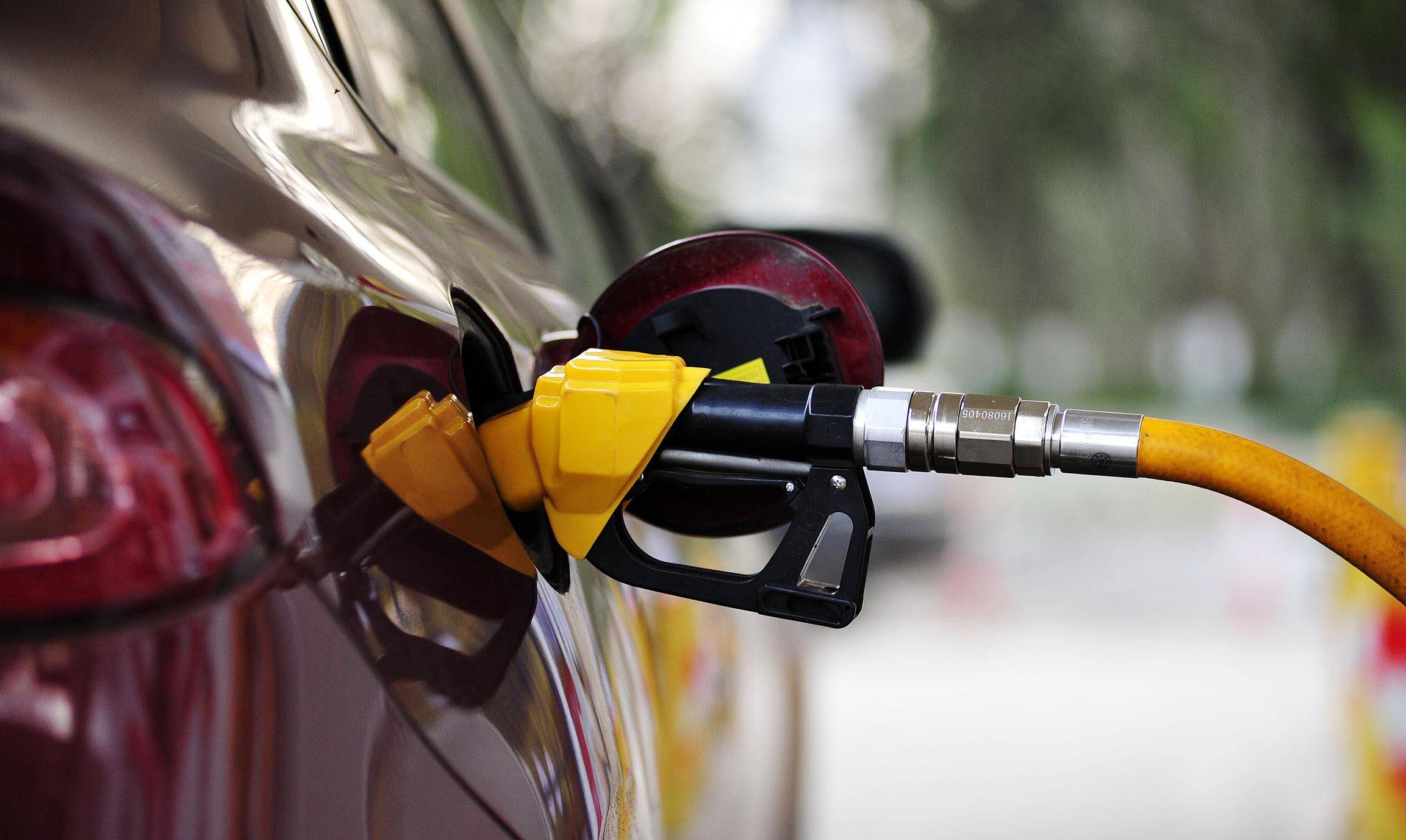 3月12日收盘原油期货资金流出6470.82万元